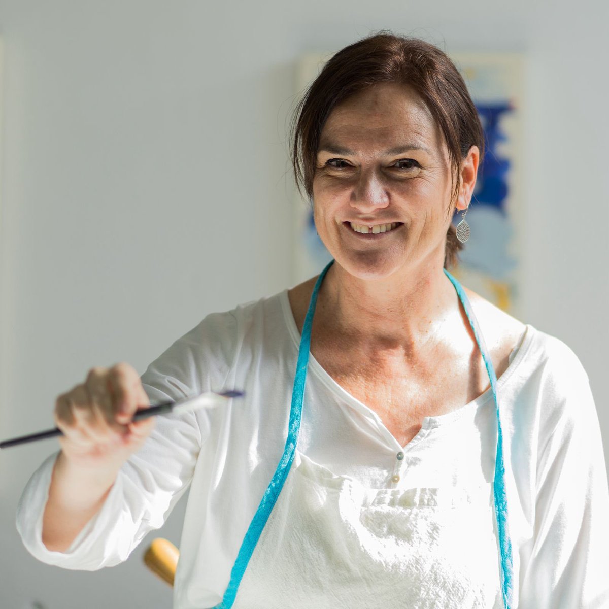 Avui dijous, a les 19,30 hores, inauguram al saló social l'exposició 'Marines' de la pintora Diana Bustamante. Celebrarem un breu col·loqui amb l'autora i després es servirà un vi espanyol. T'hi esperam! 👉 buff.ly/8XHFLFT
#Eivissa #Art #Cultura