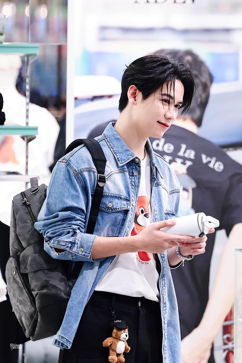 ลุควันนี้คือ 100 100 100 🥺🩵

SATANG X ADLV TH

#ADLVThailandxSatang