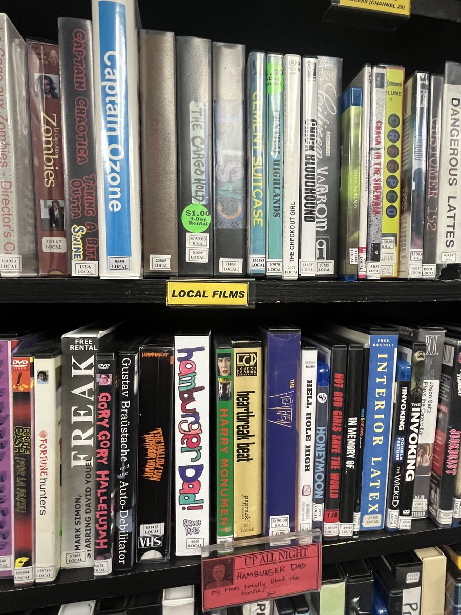 Laylinespost's tweet image. 4 images that dox my location.