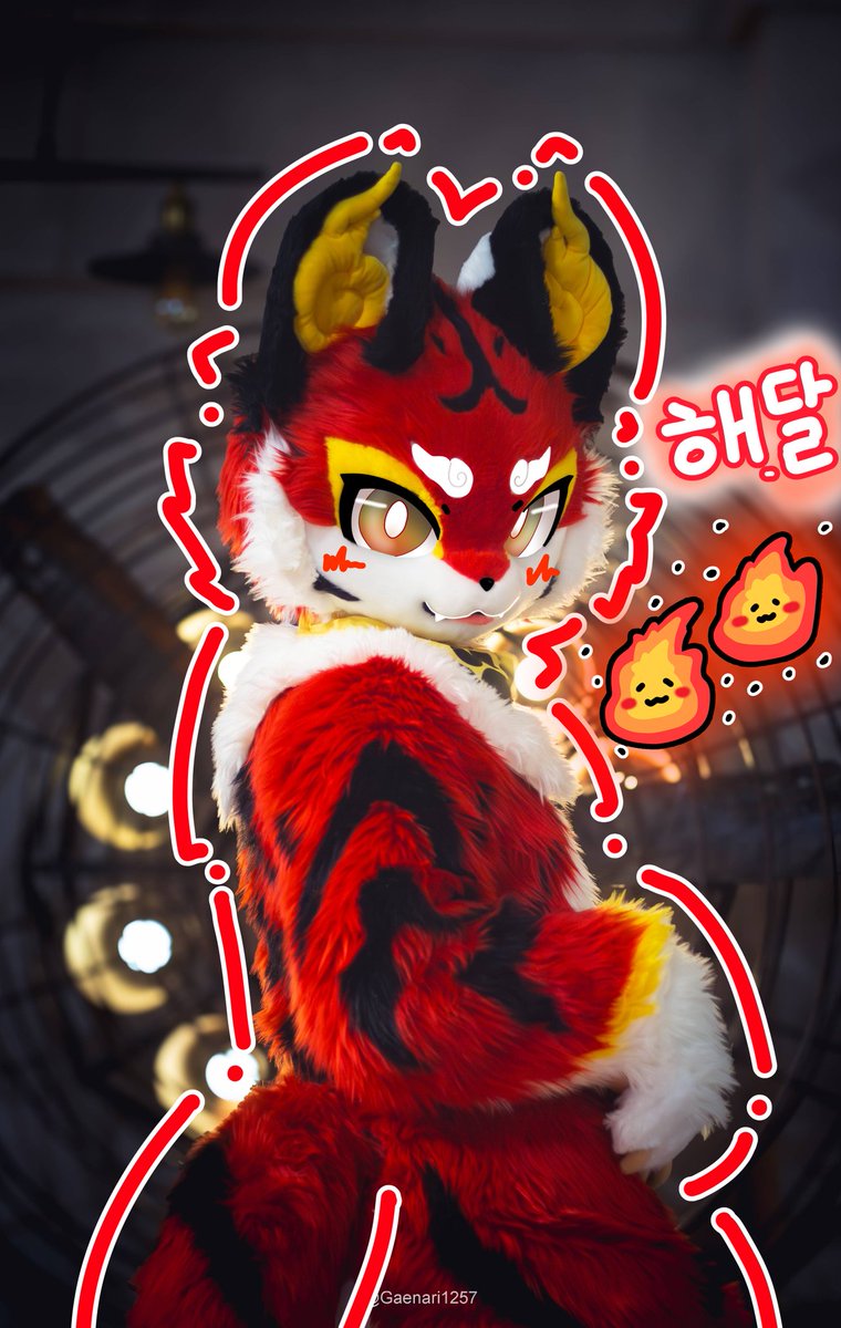 @ Gaenari1257 님께서 예쁘게 찍어주신 사진에 @ dalruk_fursuit 님의 그림이 어우러진 드로잉오버가 완성되었어요!
두분께 감사의 말씀드립니다!

+) 
팔로워 여러분..!
항상 해달이 사랑해주셔서 너무나도 감사드려요! 2025년의 마무리까지 열심히 활동하겠습니다!🥰🥰