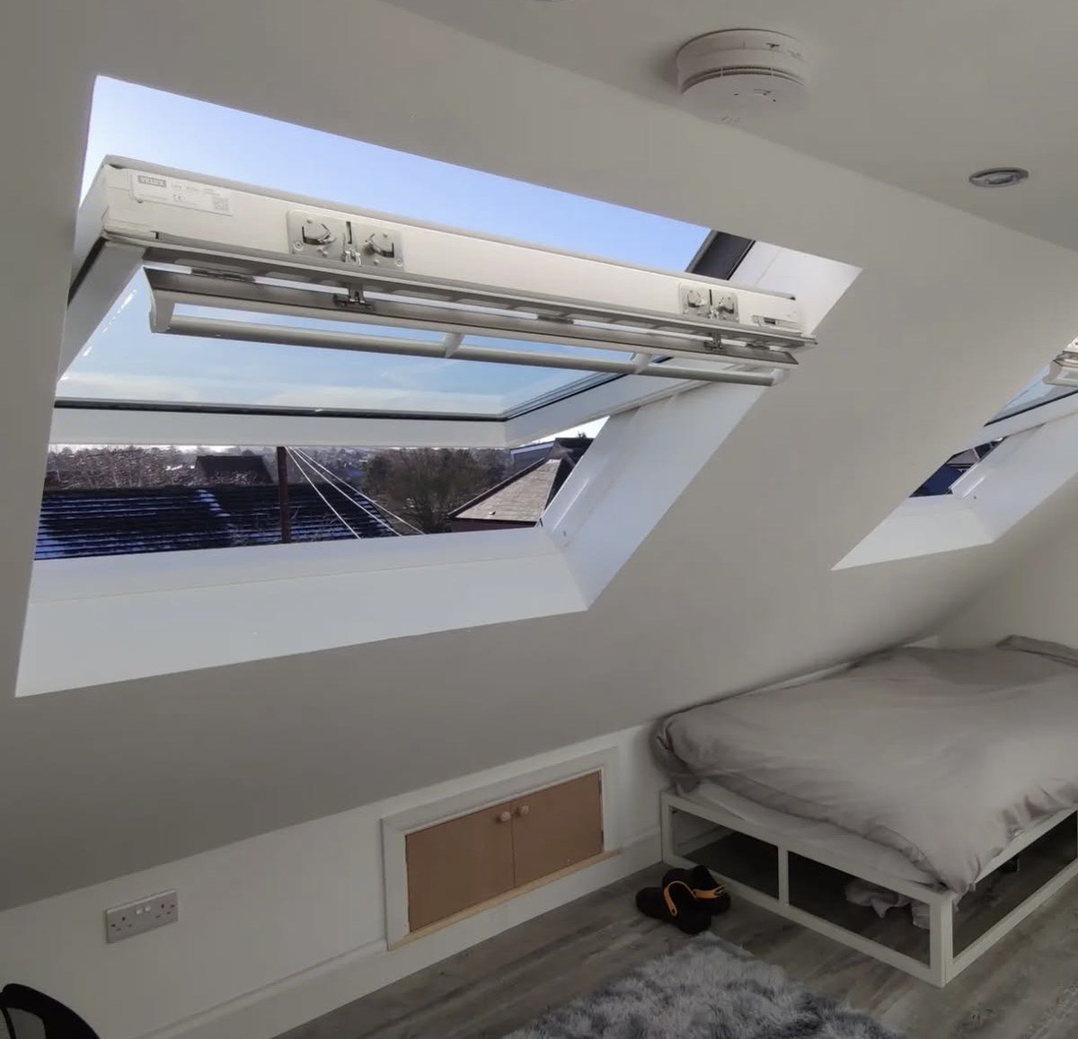 LoftConvertBton's tweet image. Loft conversion plans Brighton tip: design for storage early—eaves cupboards can save a bedroom from clutter. Want a storage layout idea for your roof? DM “STORAGE”.
#LoftConversion #Brighton #SpaceSaving #HomeDesign