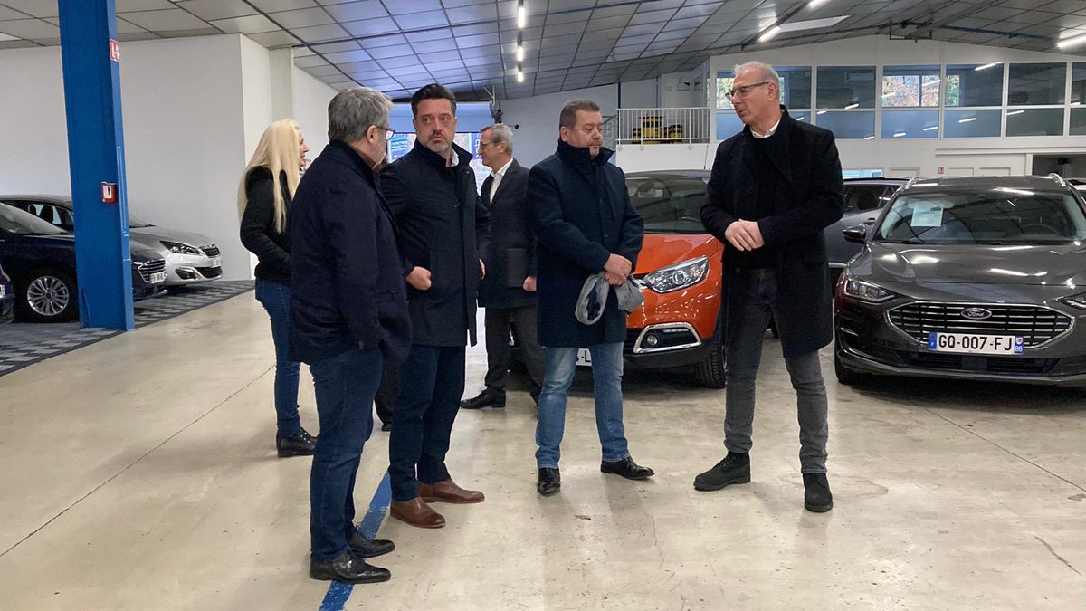 #RencontreCantonale 🤝 | Entreprise VSB Automobiles à Vouneuil-sous-Biard 🙌

🚘 Négoce de véhicules d’occasion avec entretien, réparation et vente de pièces

👥 10 salariés sur le site 

✅ Création d’une carrosserie dans les locaux de l’entreprise pour un investissement de 90