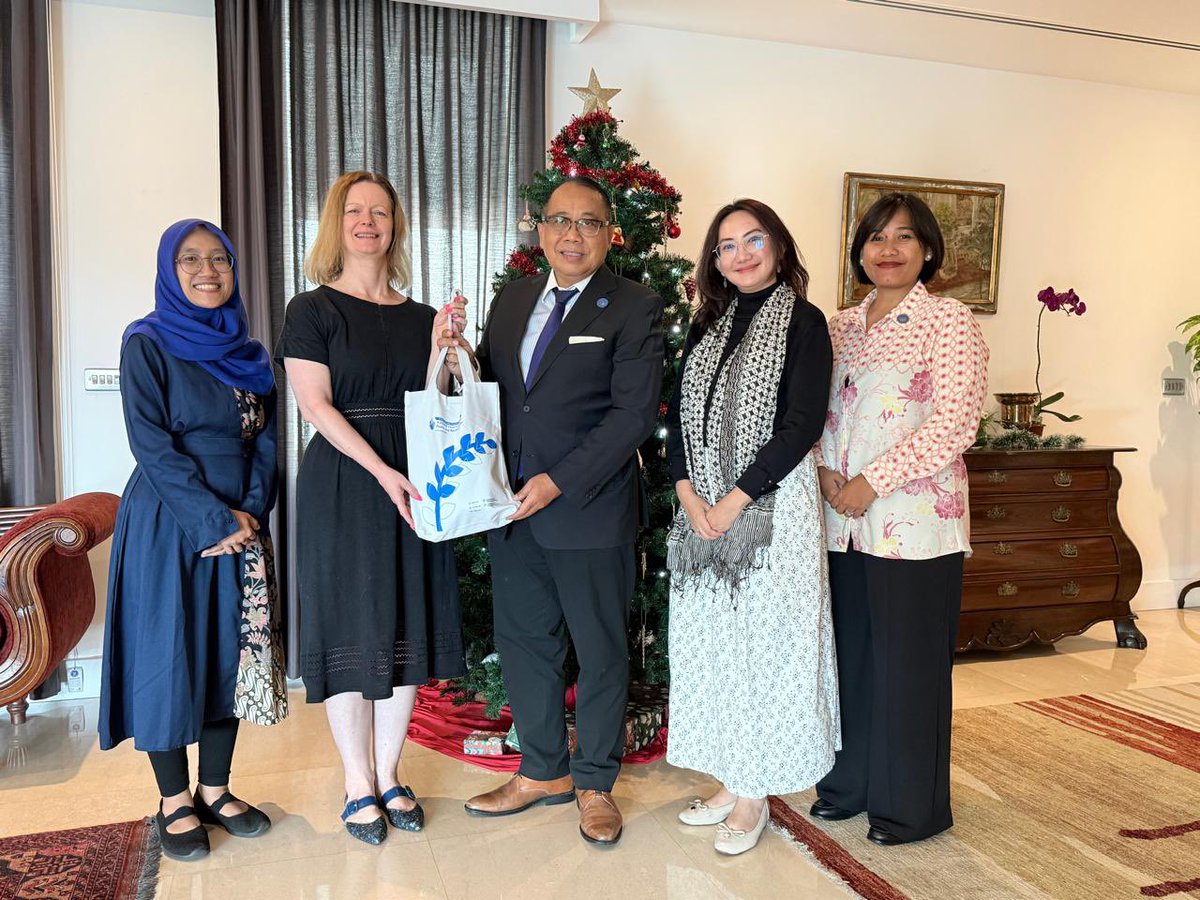 Helen Fazey tweet media