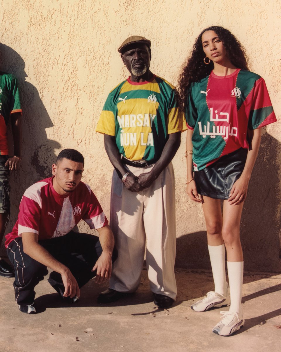 A first in football history: jerseys with a dual identity, half