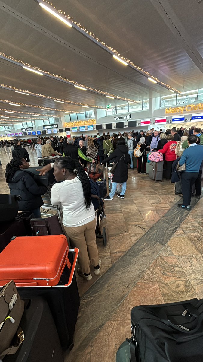 Clarenbridge's tweet photo. @KLM same again this Friday at #viennaairport 
No machines printing bag tags 
Not enough people behind the desks and priority is full . Happens every flight. Do I now need to come 6 hours before my flight https://t.co/VrHWCM60DI