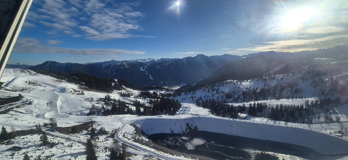 Joergemann's tweet image. #GutenMorgen zusammen

Im Tal schlechte Sicht, dafür oben aufm Berg umso besser mit #Sonne pur.

Somit rauf aufn Berg und genießen.
Euch einen schönen Tag.