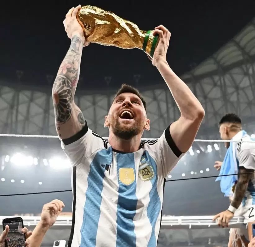 #BuenJueves A 3 años del día más hermoso. Te amamos Messi. 🇦🇷🇦🇷🇦🇷⭐️⭐️⭐️Ojalá seas eterno.