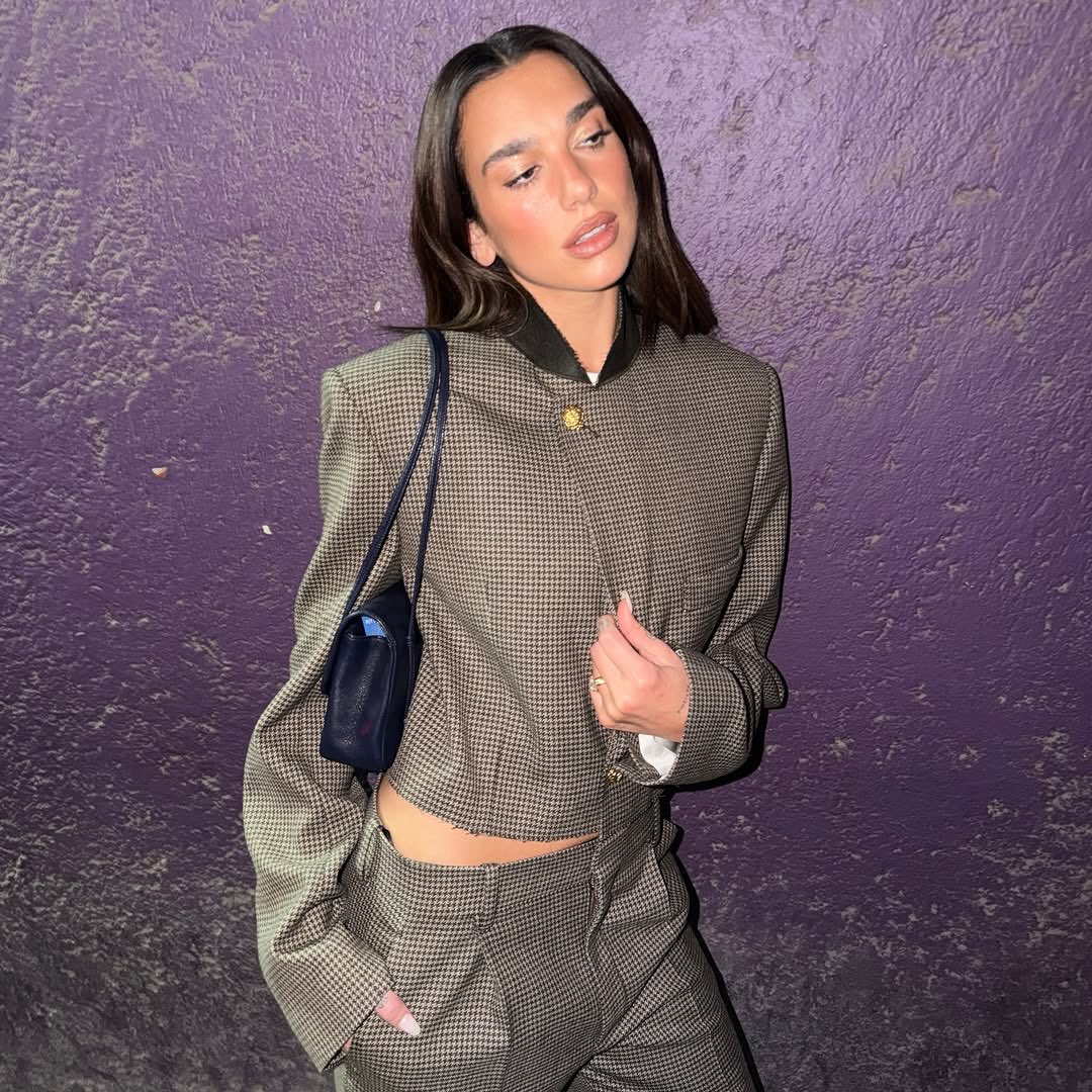 DUALIPA's tweet image. 4 days in cdmx 🇲🇽 on our last work thaaang of the year! (Which also meant I got to eat in some of my fave places AGAIN)...and then my immune system finally said ENOUGH... so I spent my last day watching Atonement in bed and bawling my eyes out 🤧