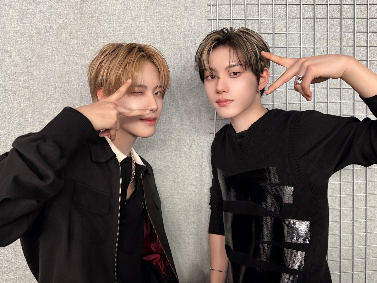 181225 | 🐶🐹

#SONGSEUNGHO #SEOKYOUNGBAE
#송승호 #서경배