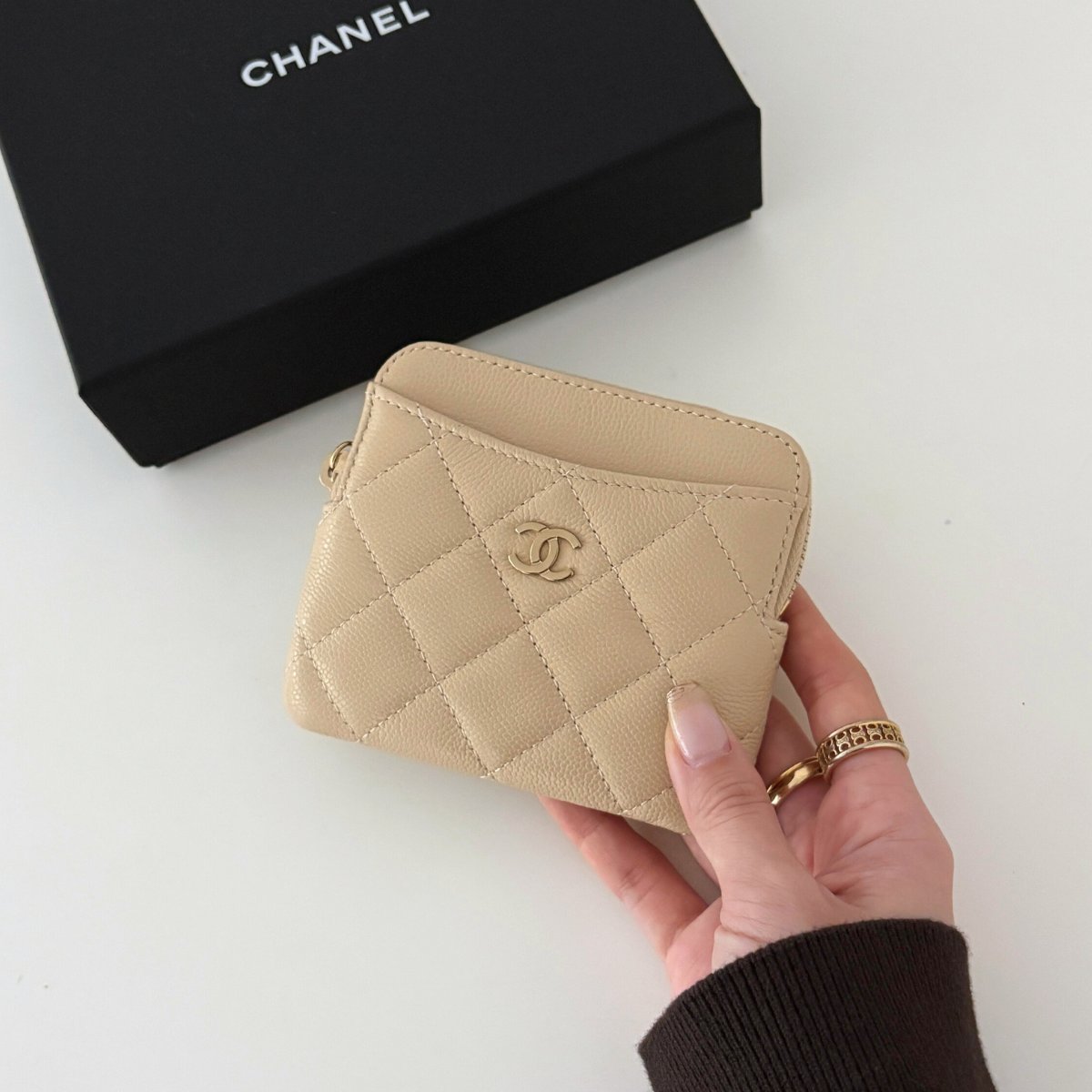 CHANELのフラグメントケース色々あるけどこの形が優勝🏅 お札二つ折り