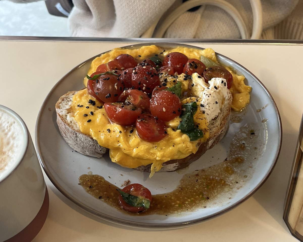 アボカドとかぼちゃのオープンサンド