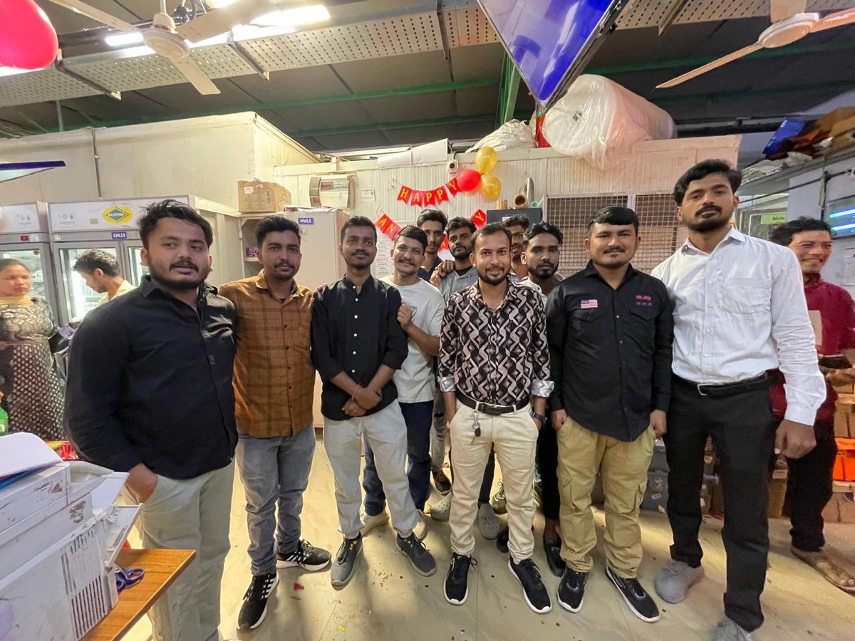 TheVSReddy's tweet photo. The Celebration...,
The Swiggy Instamart...:)
Instamart Store 2nd Anniversary at Ghandhipura in Bangaloru. I'm happy to part of Swiggy Instamart. And ASM &amp; Especially Tha Managers(SM) Athaulla Sir At Ghandhipura,
His Honour And concern is mean it.
@Swiggy @SwiggyInstamart https://t.co/ytMJqHTdwW