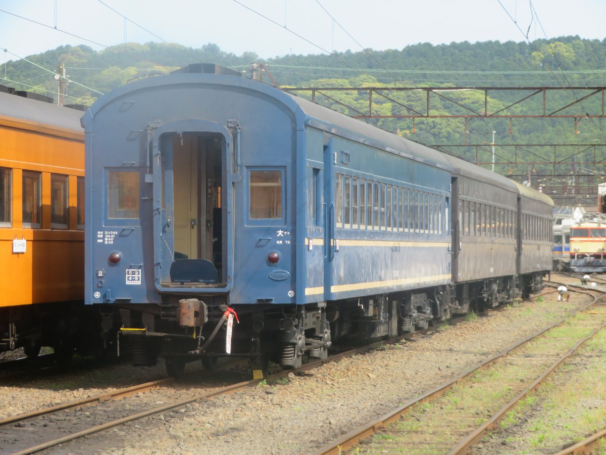 正直なところ、自分も客車は茶色紺色がいい。でも実際乗りに行くと