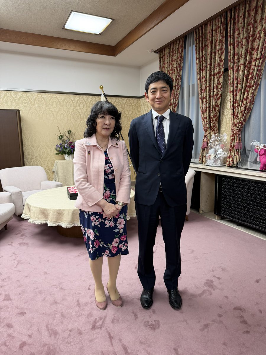 JBA代表理事として片山さつき財務大臣・金融担当大臣を表敬訪問しました。  暗号資産を巡る金融行政へのご尽力に感謝をお伝えするとともに、業界のさらなる健全な発展に取り組む決意をお話ししました。