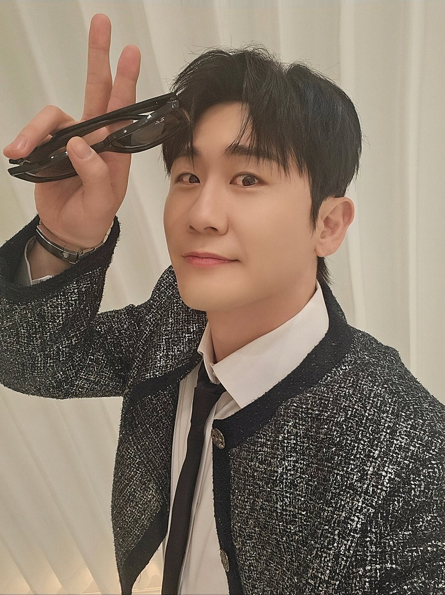 YOUNGTAK_ABYSS's tweet photo. [📸]
✨YT엔터테인먼트 영탁 대표✨
영블스 마음속에 저장💙
 
#영탁 #YOUNGTAK
#마포대교 https://t.co/4YyvzuMbKQ
