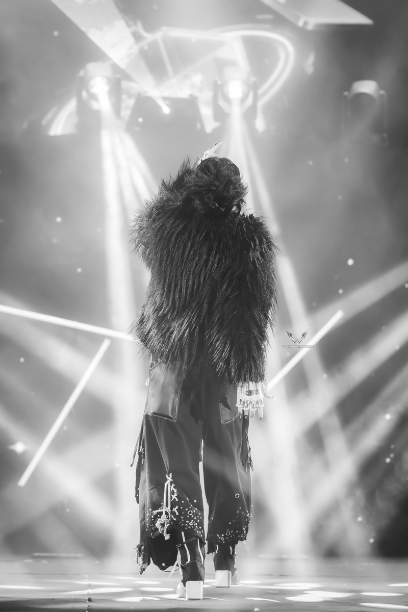 wingsforlyhan's tweet photo. [20251116] LYHAN at PHENIKAA 
#LYHAN #live #Viral #WINGSFORLYHAN https://t.co/CcRD0yQXxw
