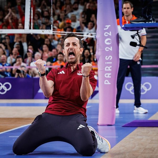 Fenerbahçe Voleybol Tayfa, Santarelli’yi takımın başında görmek istiyor #SantarelliFenere