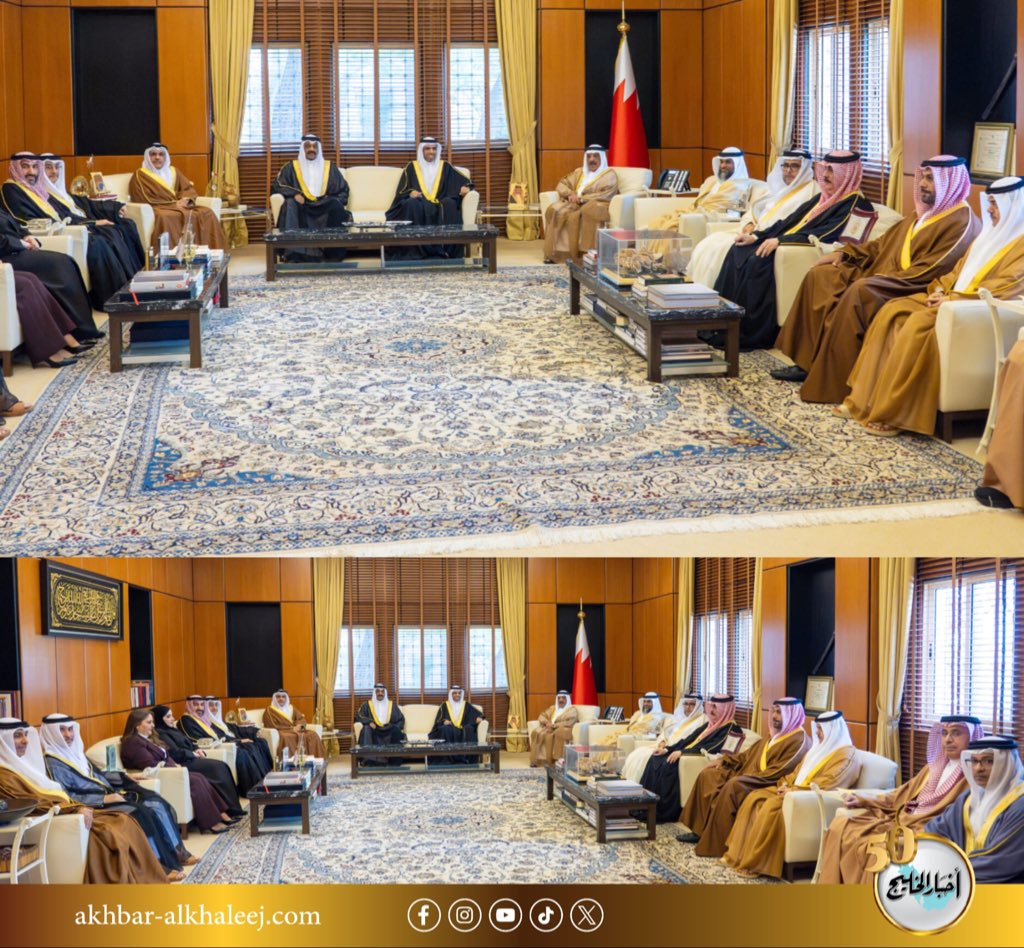 بتكليف من جلالة الملك المعظم .. وزير الديوان الملكي يقوم بتوزيع أوسمة العمل الوطني على عدد من المكرمين #البحرين 