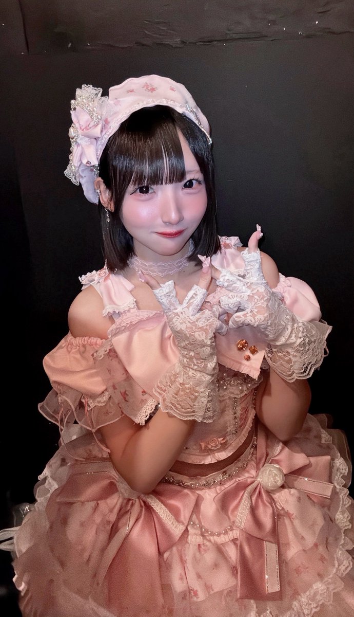 おはよー！ 今日は東京定期です🗼♡ みんな金曜日がんばってね✊🏻ˎˊ˗