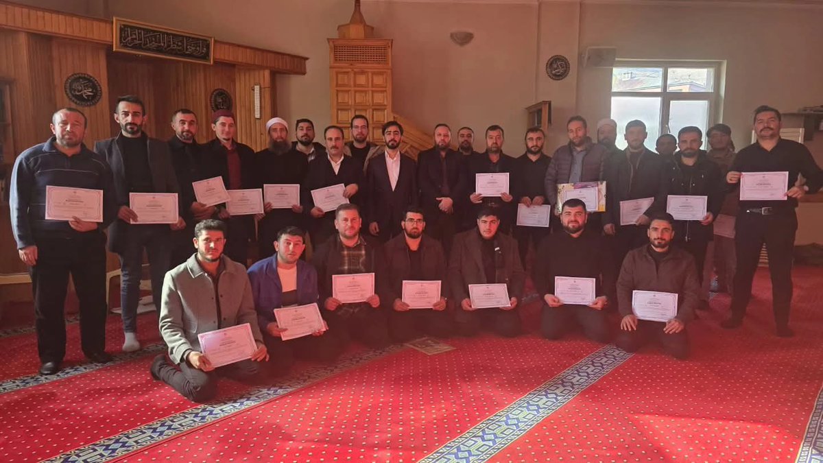 serhathaber's tweet photo. Digor İlçe Müftülüğü Yılın Son Personel Toplantısını Gerçekleştirdi https://t.co/U5IvaRWZF8 @digorkaymakamlk @KarsValiligi #digor #kurankursu https://t.co/kwJtYEJZWL