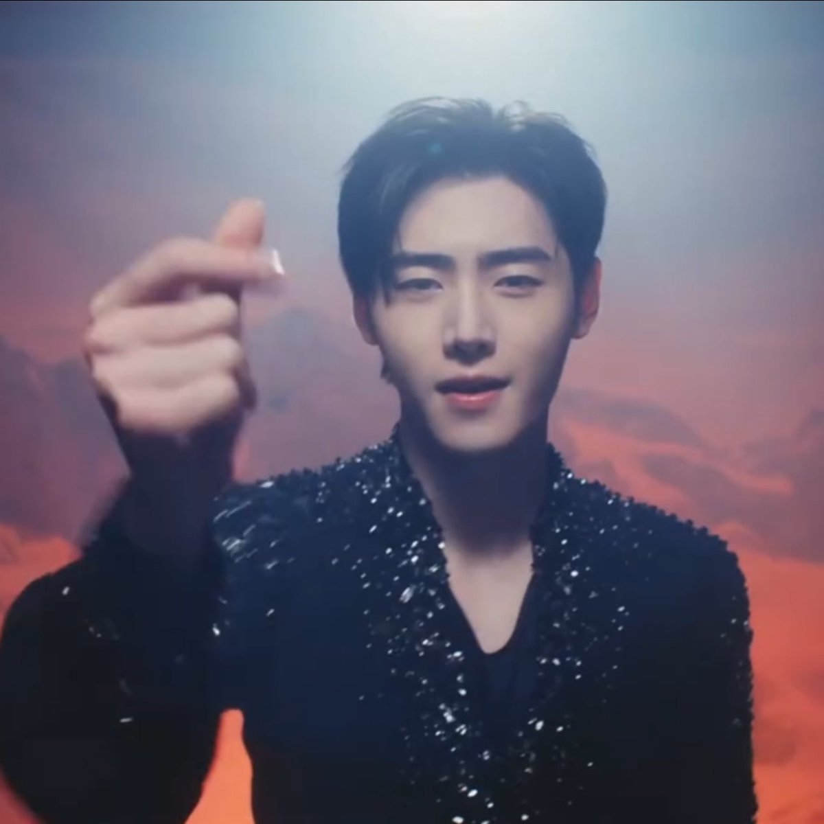 EN7ernally's tweet image. sunghoon wearing a figure skater outfit after 5 years while holding figure skates… i’m crying