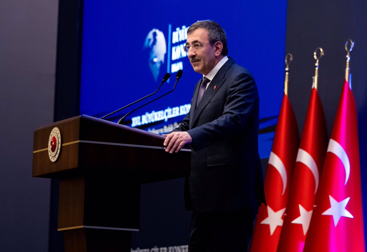 Cumhurbaşkanı Yardımcımız Cevdet Yılmaz ve Bakanımız <a href="/HakanFidan/">Hakan Fidan</a>, XVI. Büyükelçiler Konferansı kapsamında, Büyükelçilerimizle İstişare Toplantısı gerçekleştirdi.