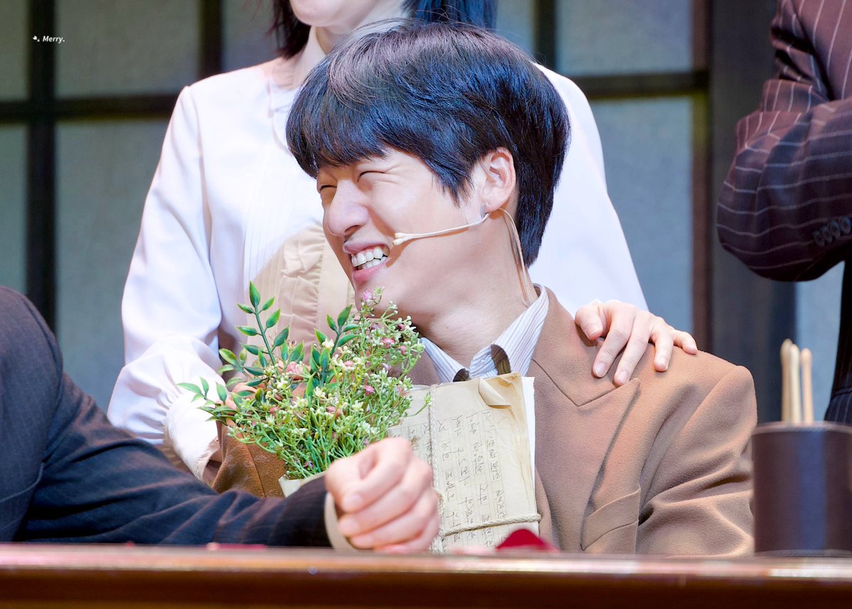 Merrypic's tweet photo. 251217 뮤지컬 팬레터 밤공 #김리현 
안녕, 나의 빛 https://t.co/OtBVGFwH8H