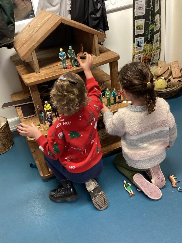 SunflowerChilds's tweet photo. ✨ Imagination Station! ✨
Building and exploring! Our little learners are using figures to understand the different "People Who Help Us" in the community. Essential social learning in action. 🧑‍🚒🏥

#CommunityHeroes #EYFS #PlayBasedLearning https://t.co/IfC0ULsp93