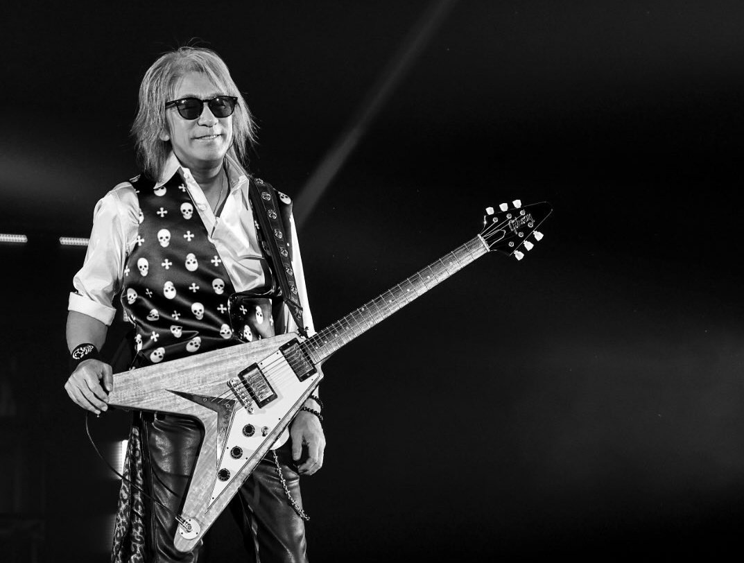 B'z SNS担当者さん、 ステージフォト ありがとうございます！！ 🫂 #Bz