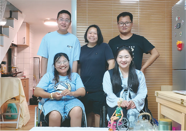 Discover "Yameng's Home", Qingdao's fully inclusive guesthouse. 

Founded by Cui Yameng, it's a haven for all abilities. Once a volunteer and special education student, she transformed her home into a welcoming space. Qingdao embraces everyone. 🏠