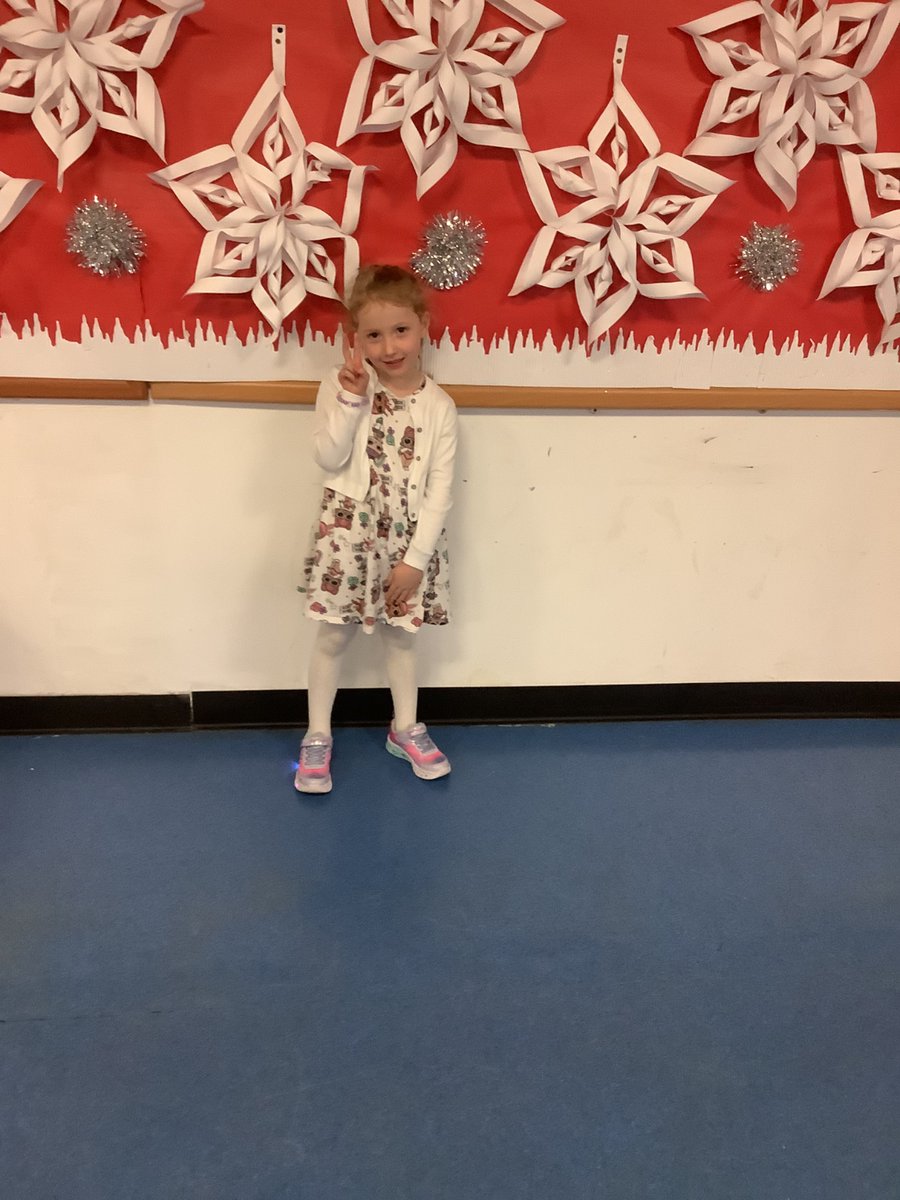 MrsCavanagh1's tweet photo. Primary 1 had a great first school party 🎉🎄🎅 https://t.co/LpJt9q2UT1