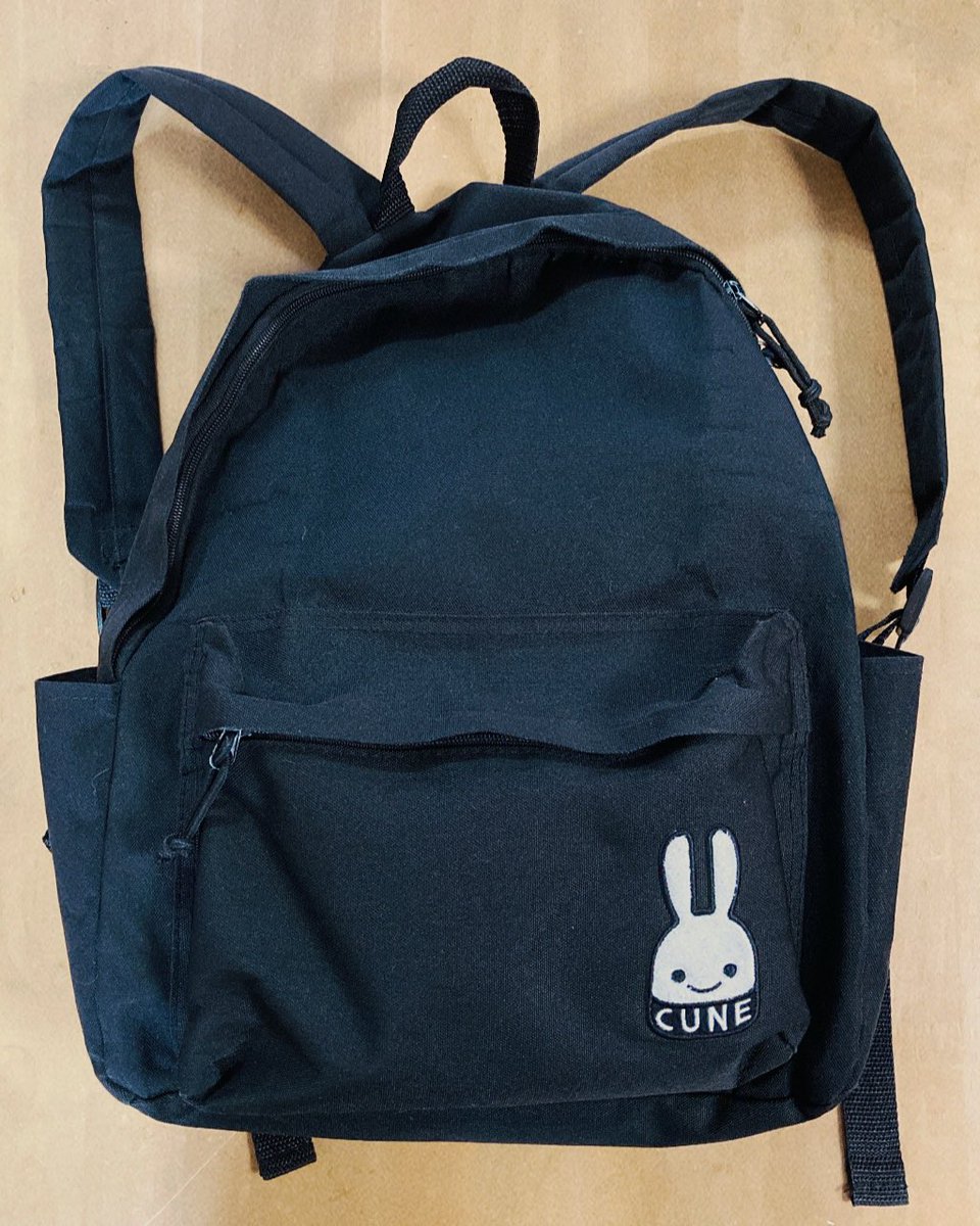geenecco's tweet photo. うさモノ整理中🐇✨
破れるまで使い倒したお気に入り のリュック サック🎒
#CUNE 
#うさぎ
#うさぎ雑貨 https://t.co/nlW2nhKvci