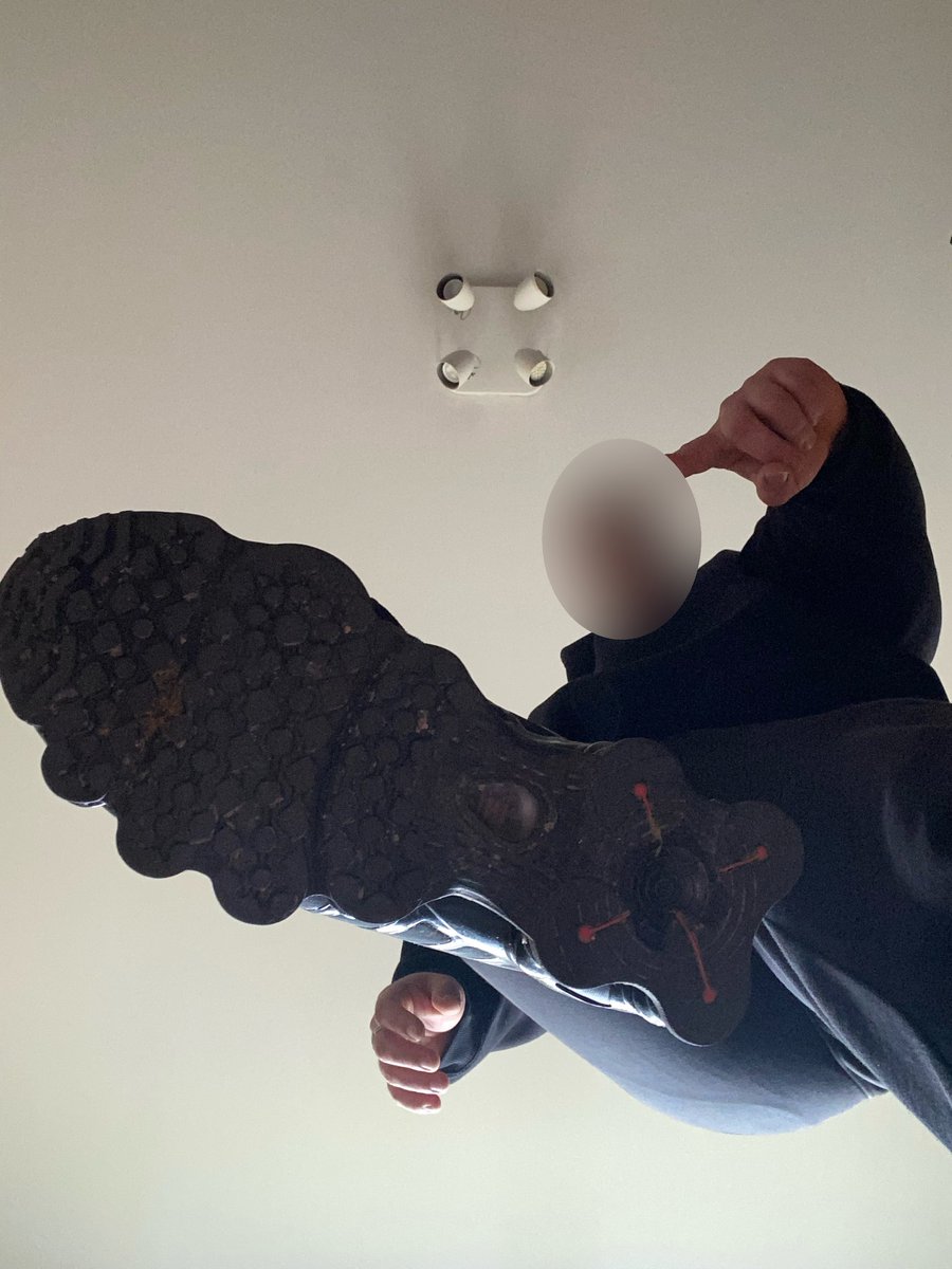 Ymasters89's tweet image. Czekasz już o poranku na swego władcę? No to pora przygotować się na poranną polerkę oddawaj kasę a ty bierz buta do polerki ma lśnić 😈😈
@rt_feet @promocion_pies 
#sneakmaster #sneak #cashmaster #findom #femdom #soxy #cash #ATM