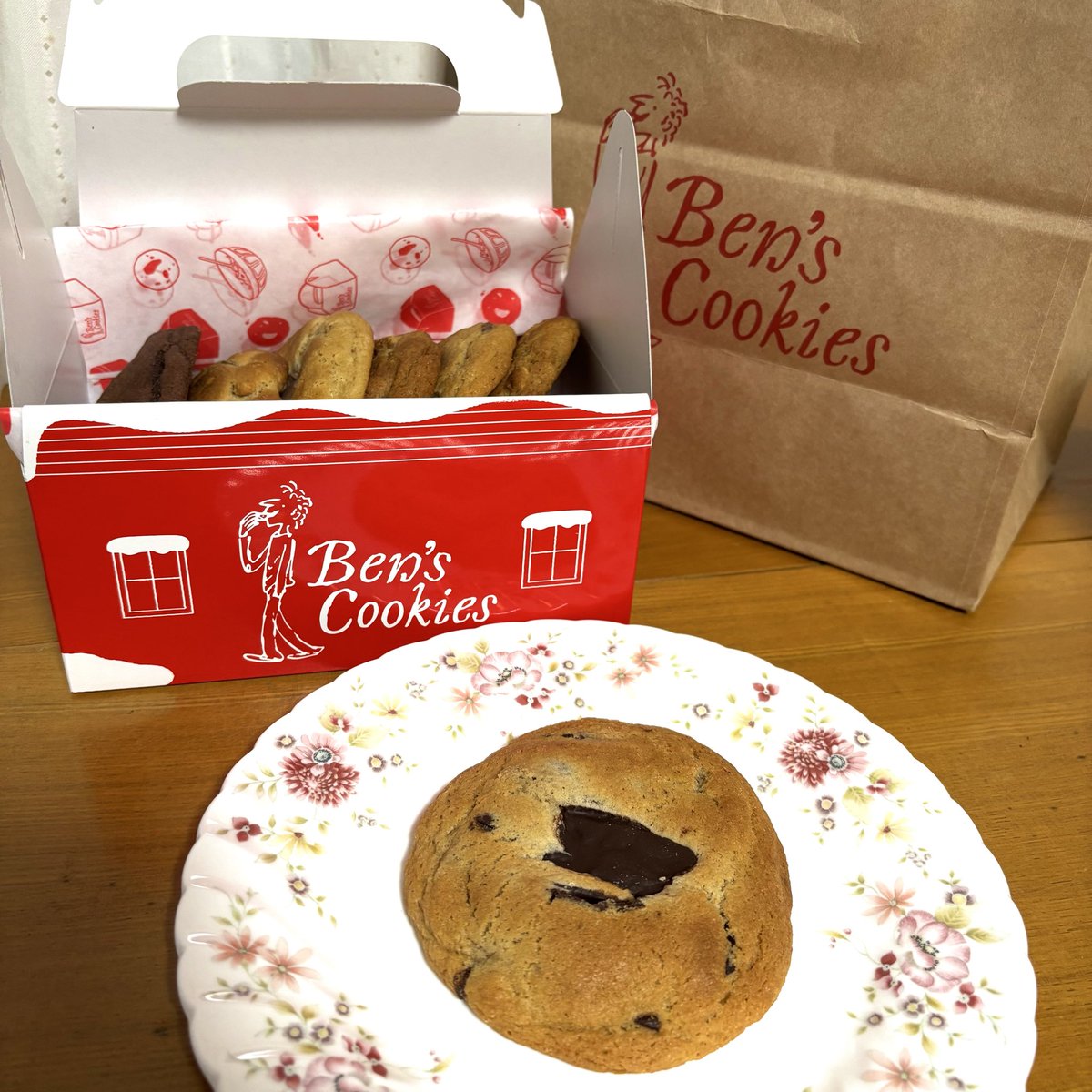 大好きなBen's Cookiesのチョコチャンククッキー7枚セットを買いまし