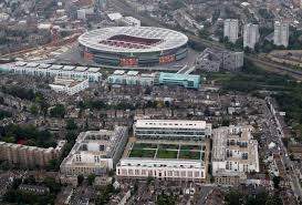 FinPlanKaluAja1's tweet photo. When Arsenal was building the Emirates, they were cash careful.

They cut down on projects, didn't sign big-ticket players, stopped importing players, and used local talent like Saka until the Emirates Stadium was completed. It was only after building the Emirates that they started buying expensive players, like Declan Rice.

Lessons?

It would have been foolish for Arsenal to build a brand new stadium while also buying Declan Rice.

Good projects need proper project planning. Not all projects, no matter how good, should be funded at same time. That's why economists talk of scale of preference.

Cash is king, or debt will own you.
