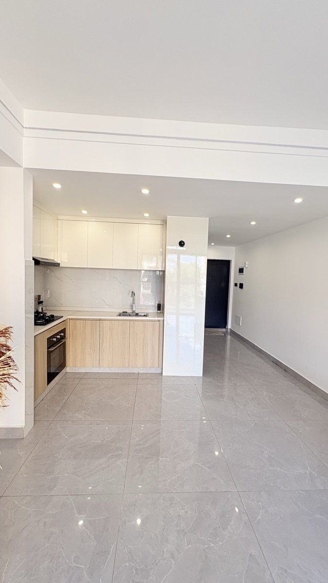 ukemefavor's tweet photo. Thanking God for my new big lady apartment 🔑 
#nairobihome https://t.co/Y5AP5BP9IO