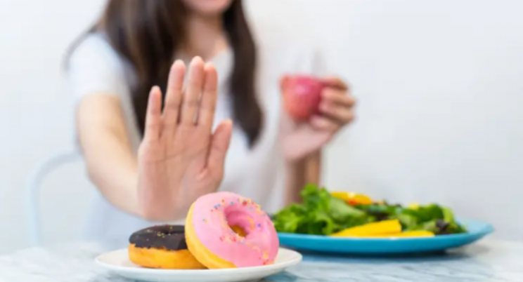 3 عناصر غذائية يمكن أن تزيد خطر الإصابة بالسرطان في صمت 