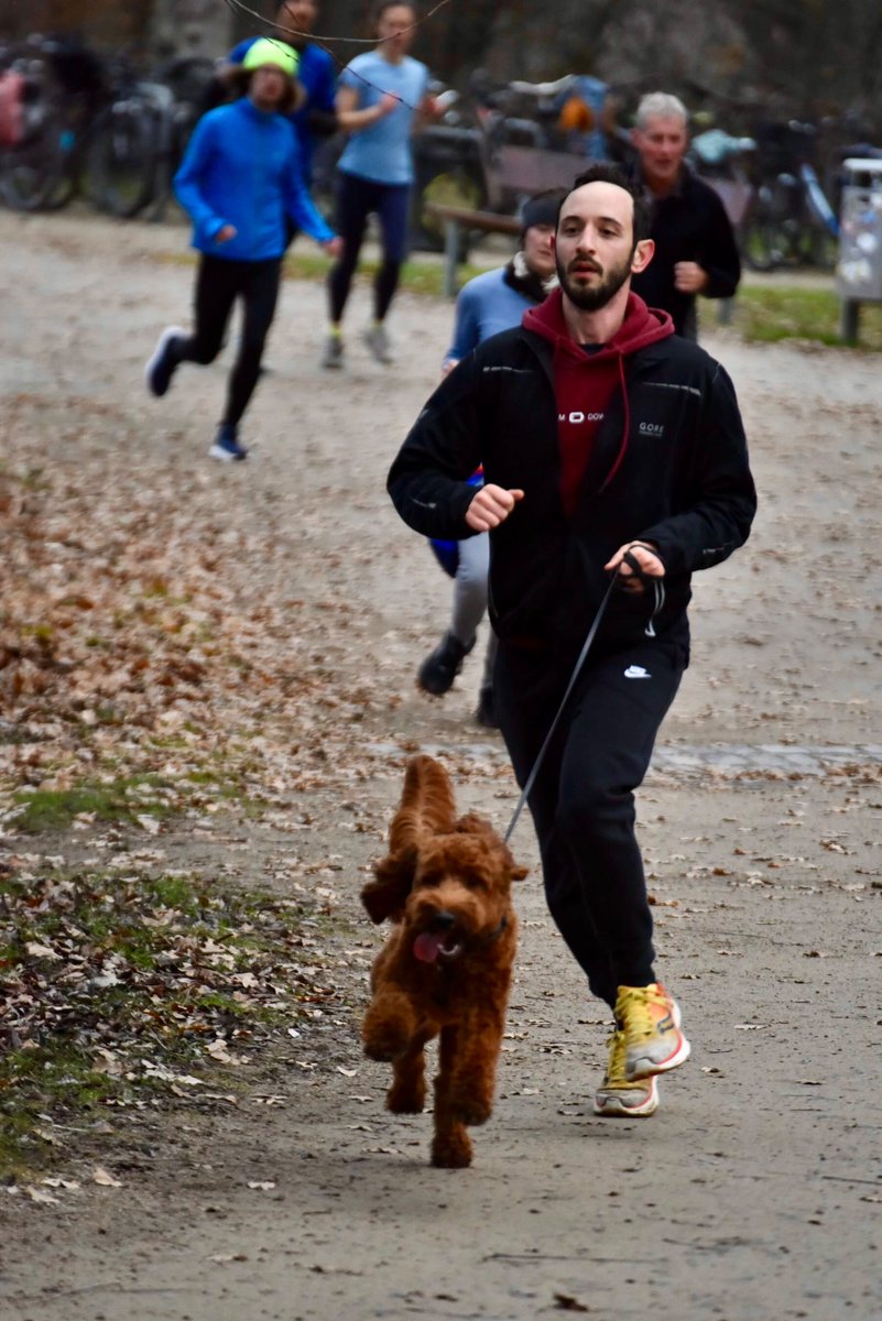 #kiesseeparkrun Ausgabe 279

🗓️ 13.12.2025
🌡️ 7️⃣ Grad Celsius ☁️
🏃‍♀️ 8️⃣2️⃣ Teilnehmende 👏
4️⃣1️⃣0️⃣ km absolviert
🦺 1️⃣3️⃣ Freiwillige 🧡
👋 5️⃣ Erstteilnehmende am Kiessee
⏱️ 8️⃣ neue PBs

📸 photos.app.goo.gl/hcEcT1rByL7Aes…

#liebeparkrun #DFYB #goettingen #loveparkrun #parkwalk