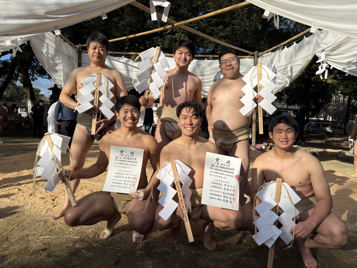KomabaC's tweet photo. 春日大社で行われた若宮おん祭りの奉納相撲大会に出場しました。
金さん、日医大OB飯島君とのチーム“本日医科大学”は、熱戦を繰り広げ団体3位となりました🏆
歴史と文化と鹿が交差する歴史ある土俵で相撲を取れたことを嬉しく思います。

奈良県立医大相撲部さんも出場され、共に入賞を果たしました！ https://t.co/6tpgl3bTrC