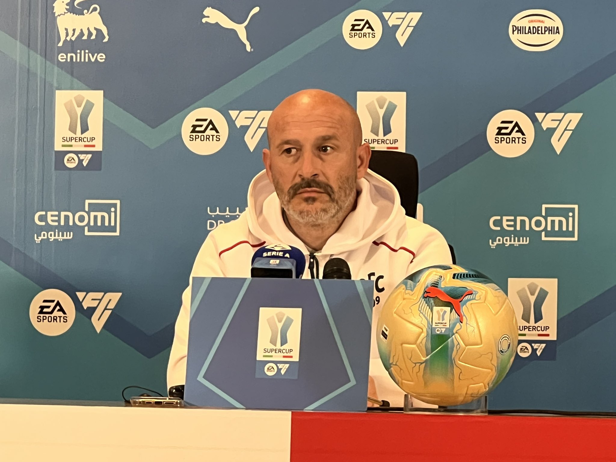 فينشينزو إيتاليانو مدرب فريق بولونيا في المؤتمر الصحافي: -الإنتر فريق قوي، لكننا سنلعب وفق إمكانياتنا، وربما تصل المباراة أمامهم لركلات الترجيح، والإنتر فريق كبير ونعلم أن المواجهة ستكون صعبة، وهناك فرق في المباريات التي تلعب في الدوري عن التي تلعب في الكأس. #بولونيا_إنتر_ميلان 