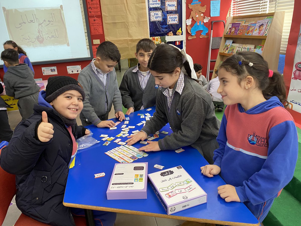 تنقّل الأطفال بين الألعاب بحماس وثقة، فكّروا، تعاونوا، وتنافسوا بروح إيجابيّة، فارتسم الفرح على وجوههم وتجلّى شغفهم باللغة العربيّة.كانت لحظات مليئة بالحركة والاكتشاف، عزّزت مهاراتهم اللغويّة ورسّخت في قلوبهم أن التعلّم يمكن أن يكون تجربة حيّة نابضة بالمغامرة.<a href="/makdawhaschool/">Makassed Dawha School</a>