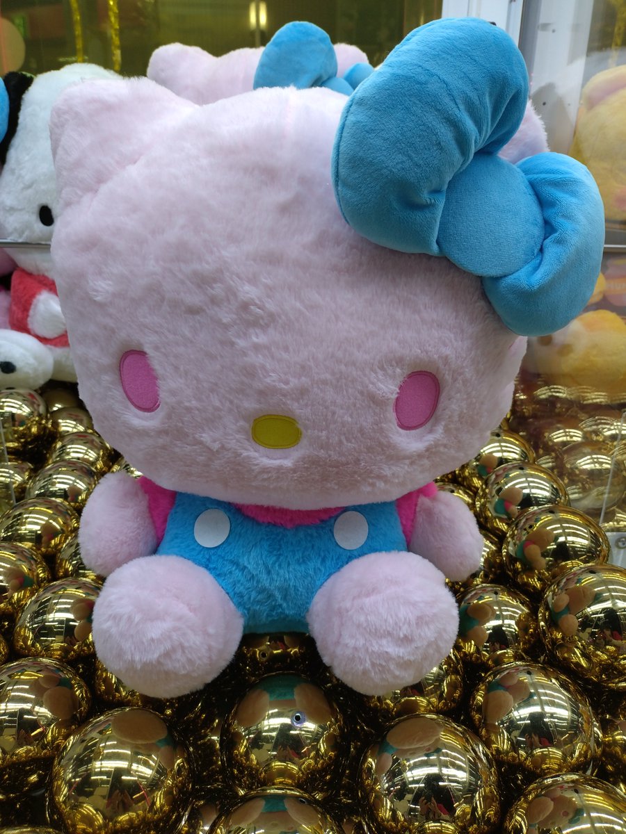 景品情報】 ハローキティ ぴんくとみずいろドール ギガジャンボ