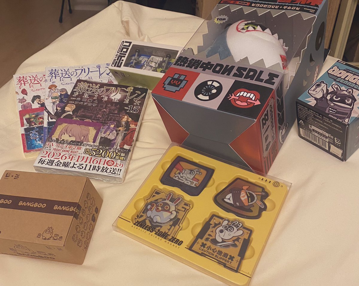 mint_333333's tweet photo. 本屋さんにフリーレンの新刊買いに行ったら大量にゼンゼログッズが売られてて散財させられた😞
でも最近はゼンゼロぜんぜんやってないし😞
フリーレンの12巻が家に2冊ある😞😞 https://t.co/o7HdxGwSa4