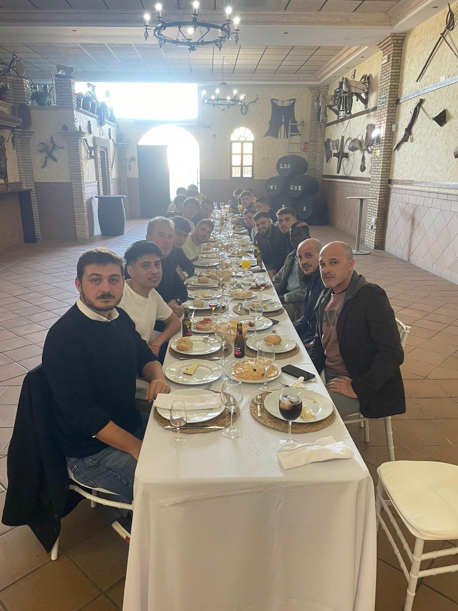 🍽️🎄💙

¡Comida navideña del #XerezB en Paladar Andaluz!

#PromesasXerez