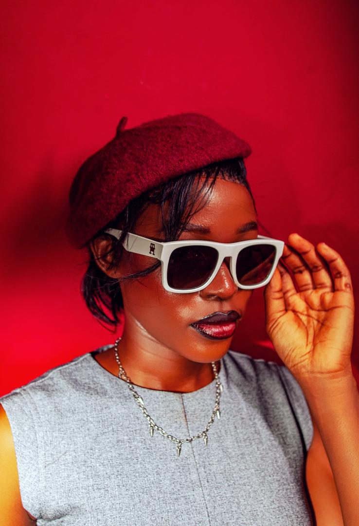 House of Lunettes tweet media