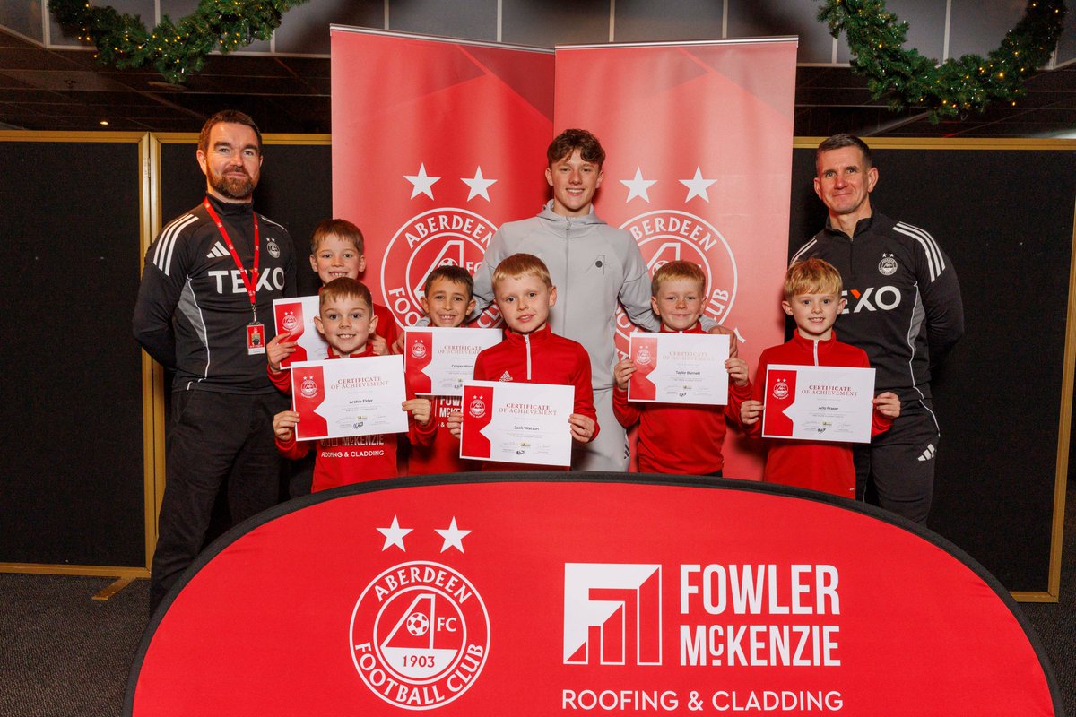 AberdeenFCYouth's tweet image. We held our Pre-Academy Graduation night last week at Pittodrie where Dylan Lobban was there to hand over the boys Graduation certificates. 
Well Done boys! 
Big thanks to our Pre-Academy sponsor @FowlerMcKenzie for supporting the programme.