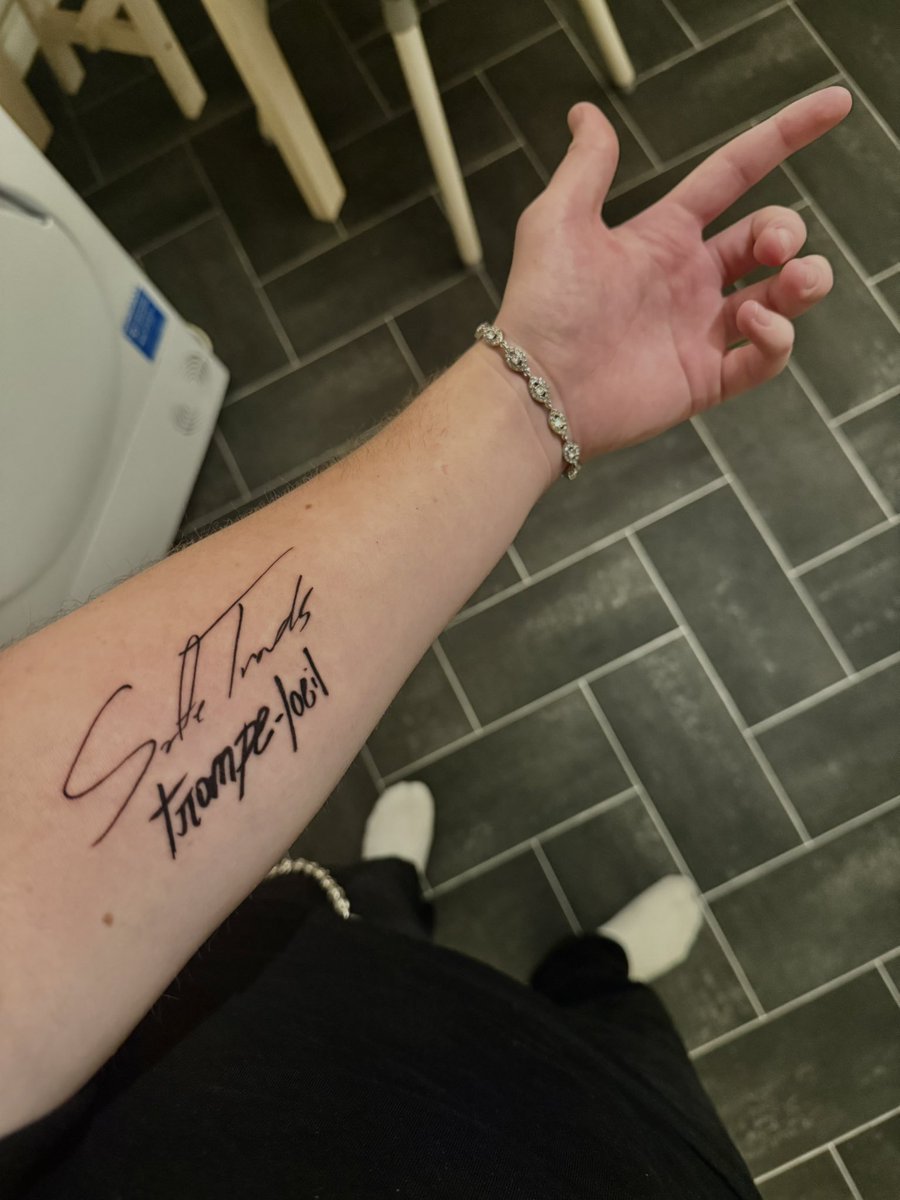 fcromani tweet media