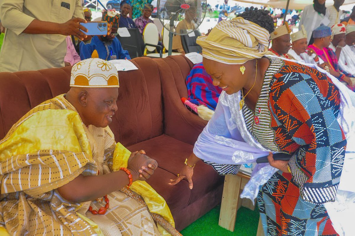 NACANigeria's tweet photo. Handing over of the donated oxygen cylinders and pulse Oximeters from NACA led by the Director General; Dr. Temitope Ilori under the Global Fund supported Grant to Federal University of Health Sciences, Ila Orangun, Osun State.
#naca #endaidswithnaca #aidsfree #HIV #hivprevention https://t.co/leFW3PDFqy