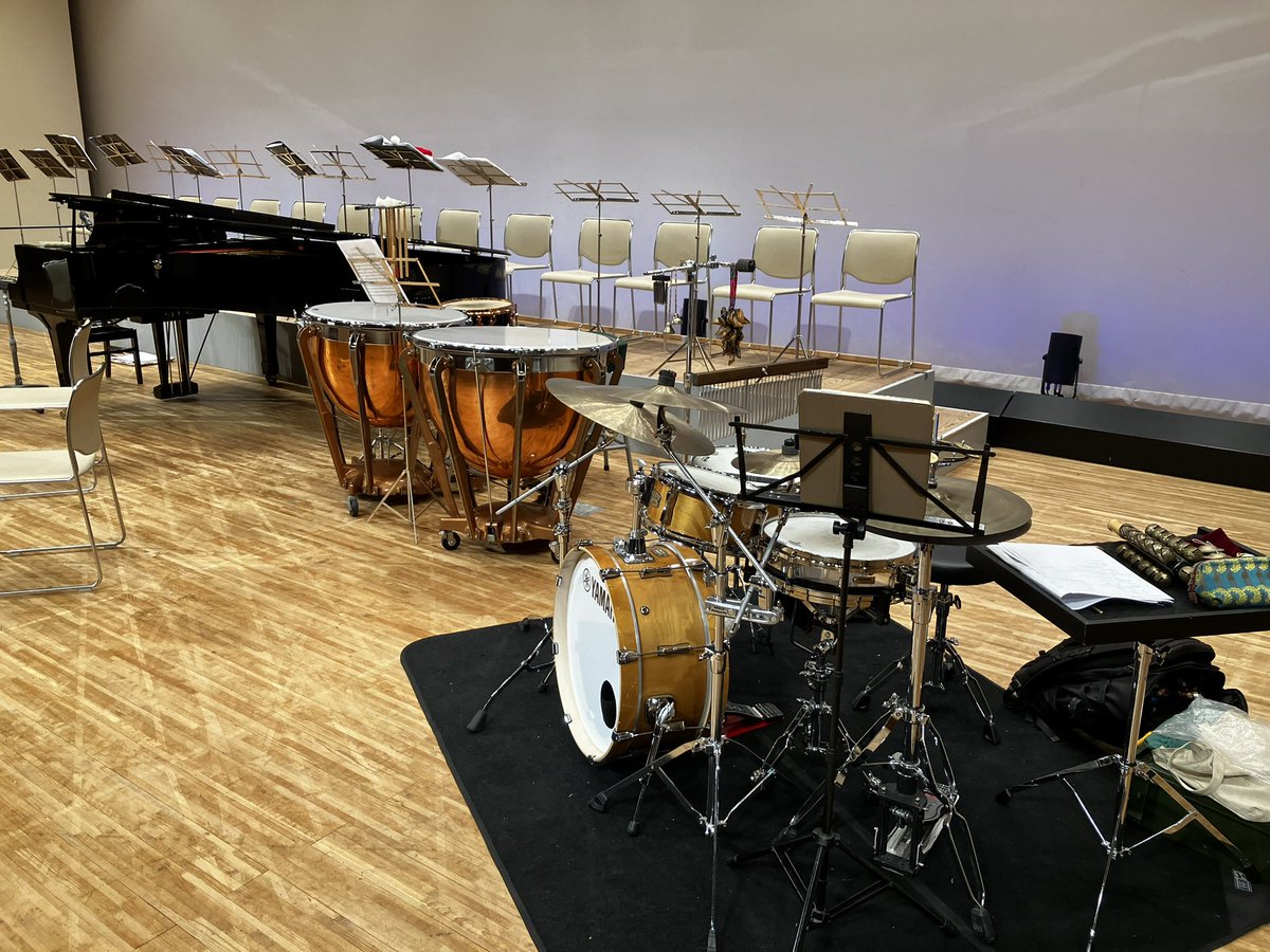 今日はクリスマスと劇音楽2本立ての本番でした
ティンパニも持ち込み！ここ最近マイ楽器の出動機会が多くて嬉しい半面、運搬はやっぱり大変だ…