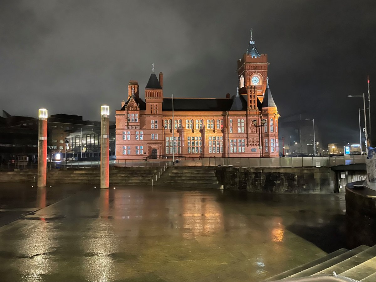 Effective tweet media